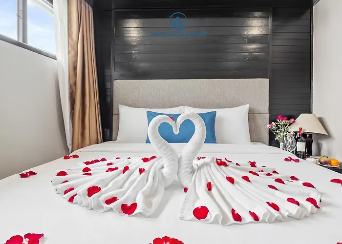 Botel Aqua Classic Cruise Hạ Long