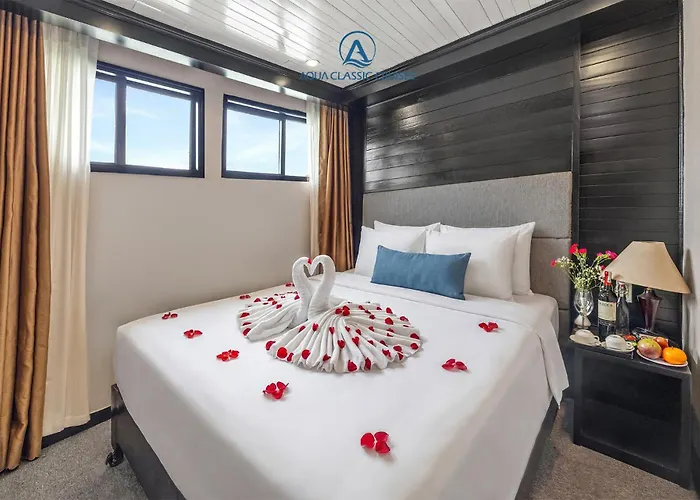 Aqua Classic Cruise Botel Hạ Long