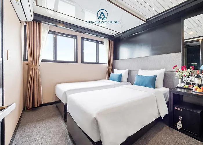 Botel Aqua Classic Cruise Hạ Long
