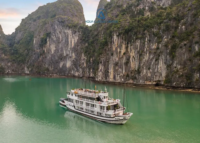 Aqua Classic Cruise Botel 5*