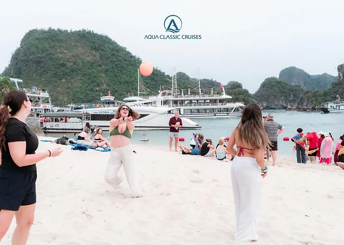 Botel Aqua Classic Cruise Hạ Long