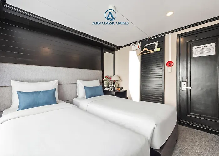 Botel Aqua Classic Cruise Hạ Long