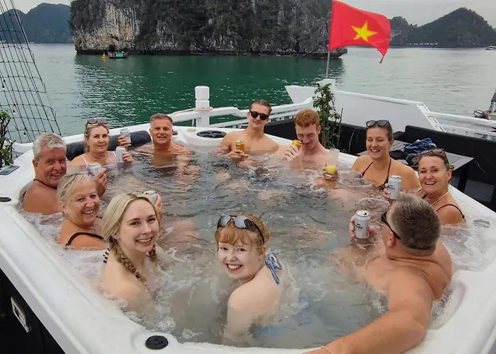 Aqua Classic Cruise Botel Hạ Long
