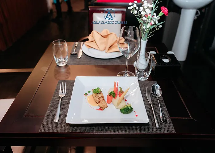 Aqua Classic Cruise 5* Hạ Long