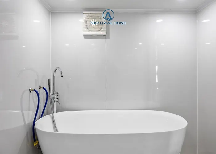 Aqua Classic Cruise 5* Hạ Long
